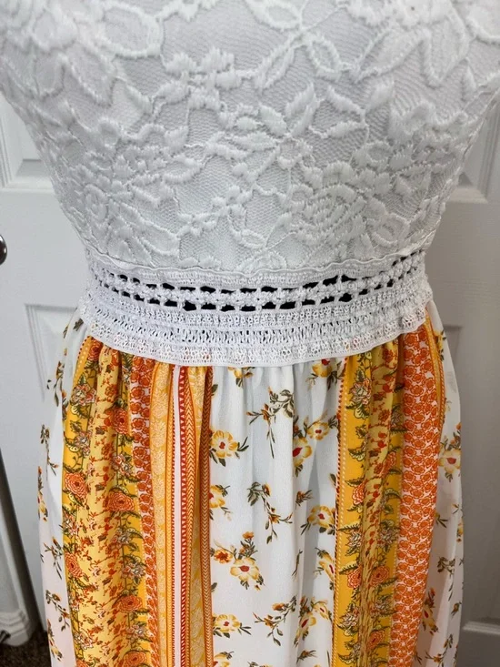 J for justify White Crochet Waist Maxi Skirt with Yellow Floral Panels - Picture 2 of 14